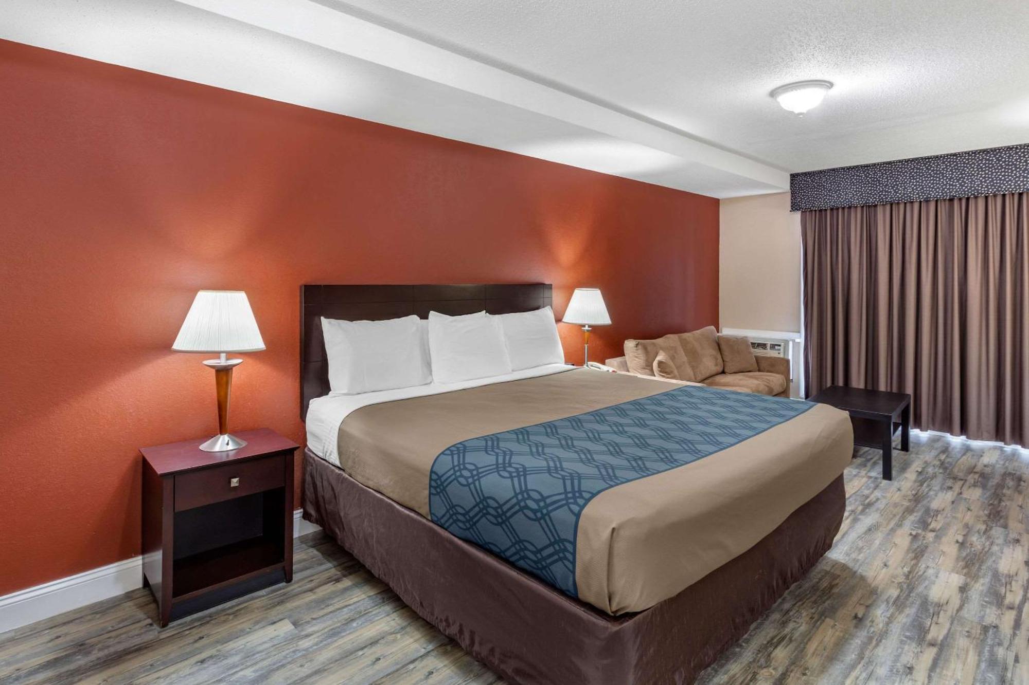 Econo Lodge Inn & Suites Old Saybrook - Westbrook Екстериор снимка