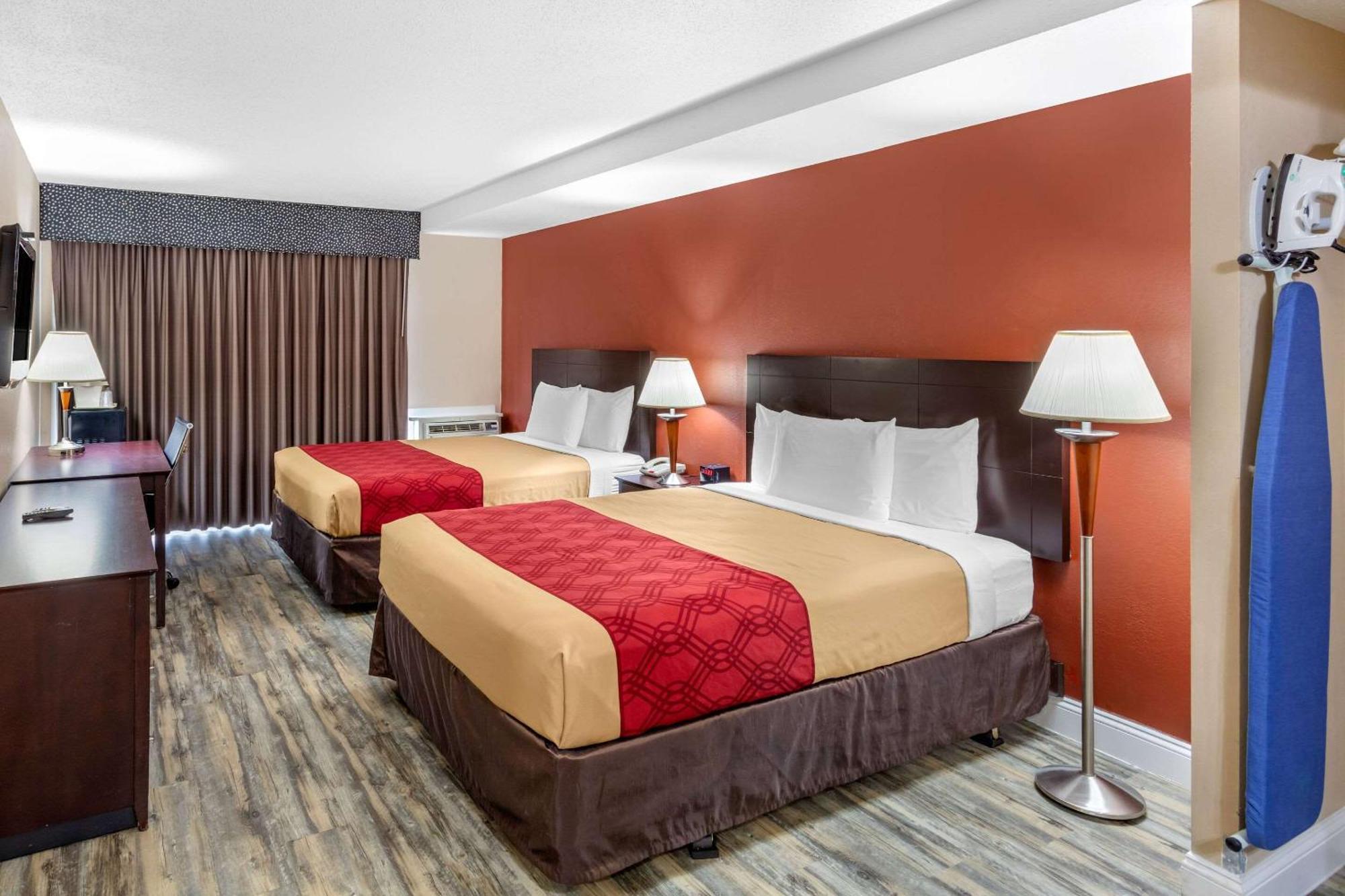 Econo Lodge Inn & Suites Old Saybrook - Westbrook Екстериор снимка